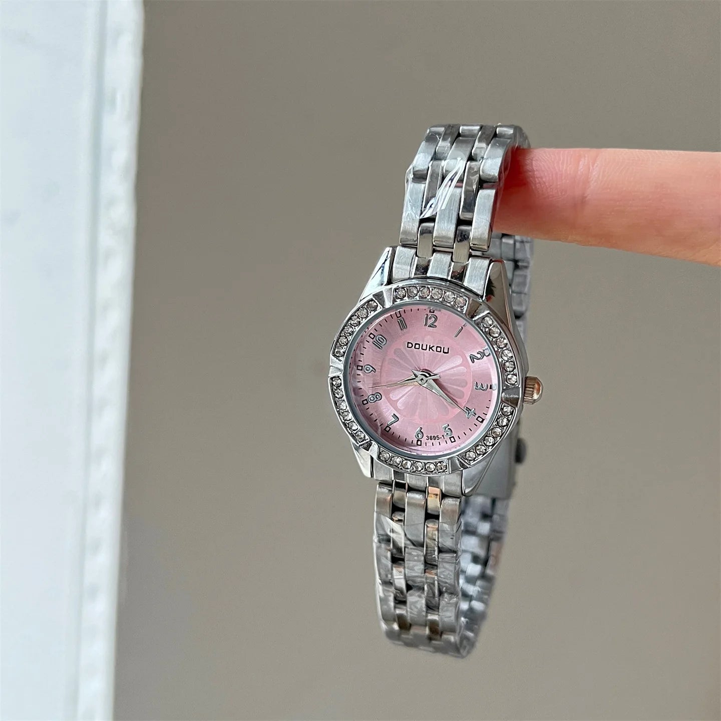 Fashion Diamond Studded Dial Watch for Women Steel Strap Fashion Ladies Quartz Wristwatches Gift Dropshipping Female Clock