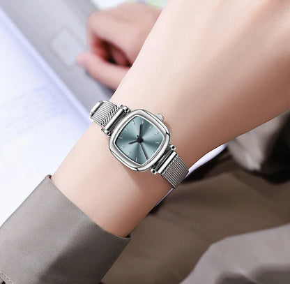 Retro Fashion Ladies Quartz Wrist Watch New Square Watch Women Student Simplified Netbelt Watch Reloj Mujer Relogio Feminino
