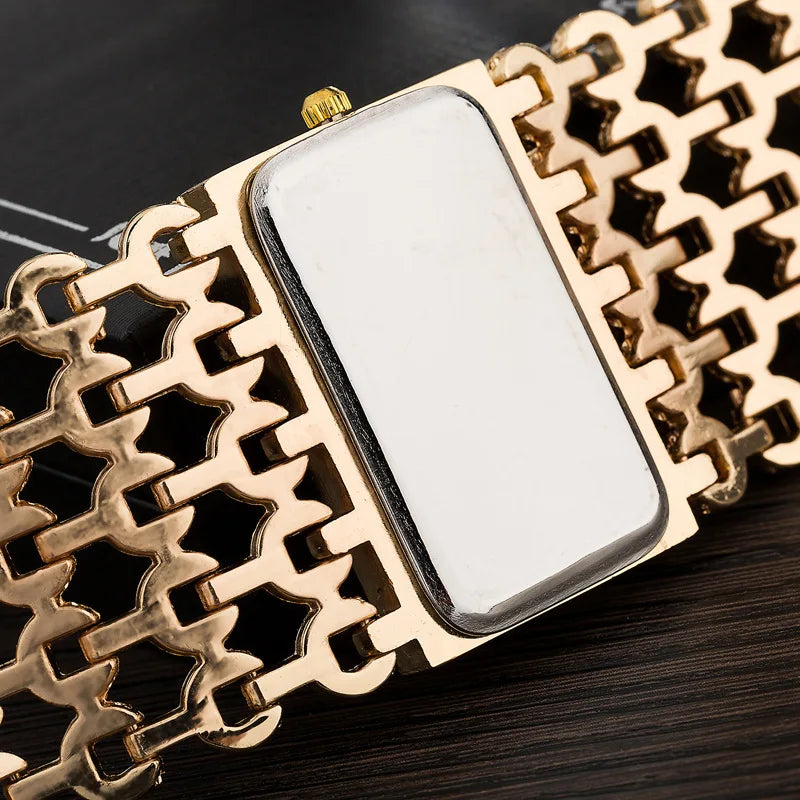 Simple Square Gold Ladies Watch Fashion Classic Alloy Diamond Bracelet Ladies Watch Gold Silver Diamond Scale Dial Quartz Reloje