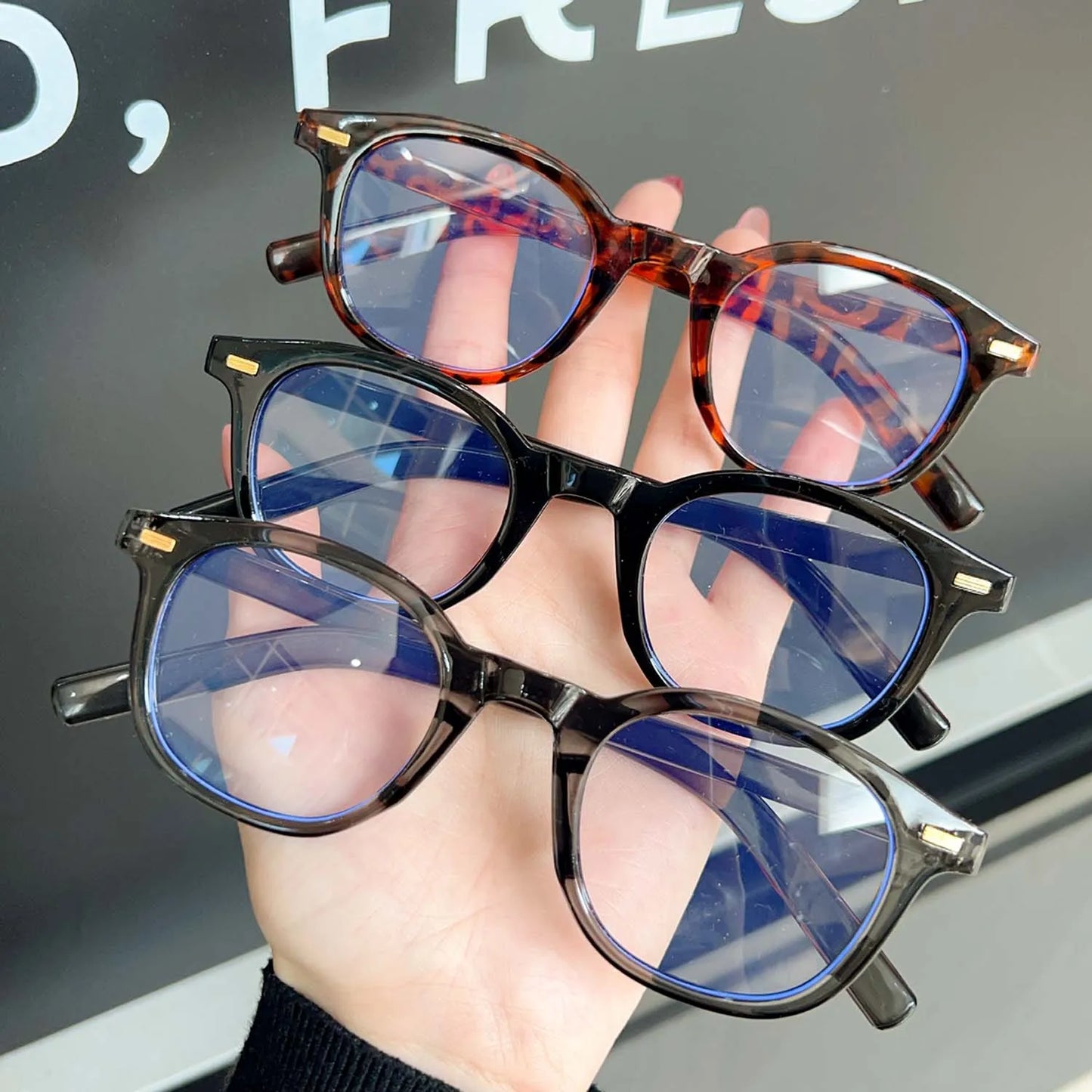 Vintage Rivet Round Frame Glasses Women Black White Leopard Eyewear Trend Brand Reading Computer Y2K Anti Blue Light Eyeglasses