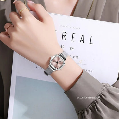 Retro Fashion Ladies Quartz Wrist Watch New Square Watch Women Student Simplified Netbelt Watch Reloj Mujer Relogio Feminino