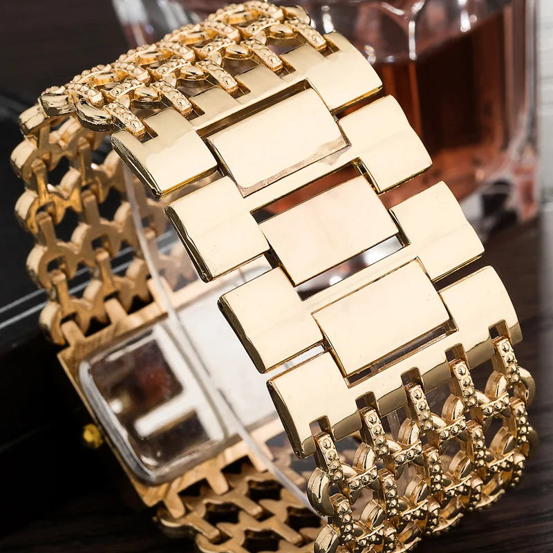 Simple Square Gold Ladies Watch Fashion Classic Alloy Diamond Bracelet Ladies Watch Gold Silver Diamond Scale Dial Quartz Reloje