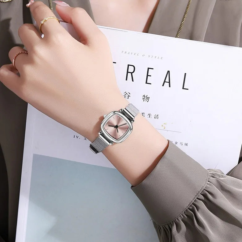 Retro Fashion Ladies Quartz Wrist Watch New Square Watch Women Student Simplified Netbelt Watch Reloj Mujer Relogio Feminino